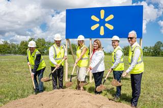 Primera Piedra Walmart Bayamon
