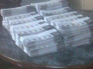 Boletas de votación depositadas en la urna 11 del DACO. / Foto por: Suministrada / Agustín Irizarry
