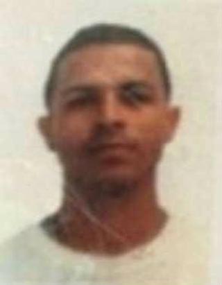 Según el informe policiaco, el hombre de tez morena ha logrado cometer el delito achacado por los pasados meses. (Suministrada)