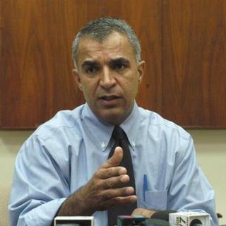 El secretario de Salud, Lorenzo González Feliciano, alertó a la ciudadanía a no ingerir el queso blanco TRIDAS del lote 16/3/2012 por el hallazgo de una bacteria en el mismo. / Foto por: NotiCel/Archivo