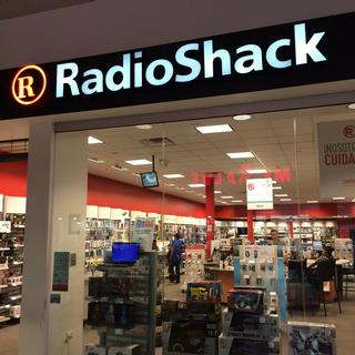 Tienda RadioShack Plaza Rio Hondo / Foto por: ivuspots.com