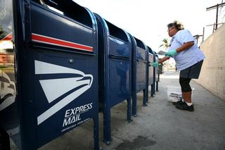 El Servicio Postal de los Estados Unidos entrega,en promedio, cada año, más de $167 mil millones de piezas a más de 151 millones de destinatarios en todo Estados Unidos. 