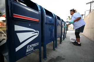 El Servicio Postal de los Estados Unidos entrega,en promedio, cada año, más de $167 mil millones de piezas a más de 151 millones de destinatarios en todo Estados Unidos.