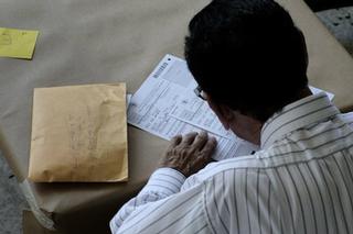 Aquellas personas que hicieron el reclamo y no tenían la edad o excedían el límite de ingresos “se expone definitivamente a las acciones administrativas de Hacienda”. / Foto por: EL VOCERO / Archivo / Alvin J. Báez